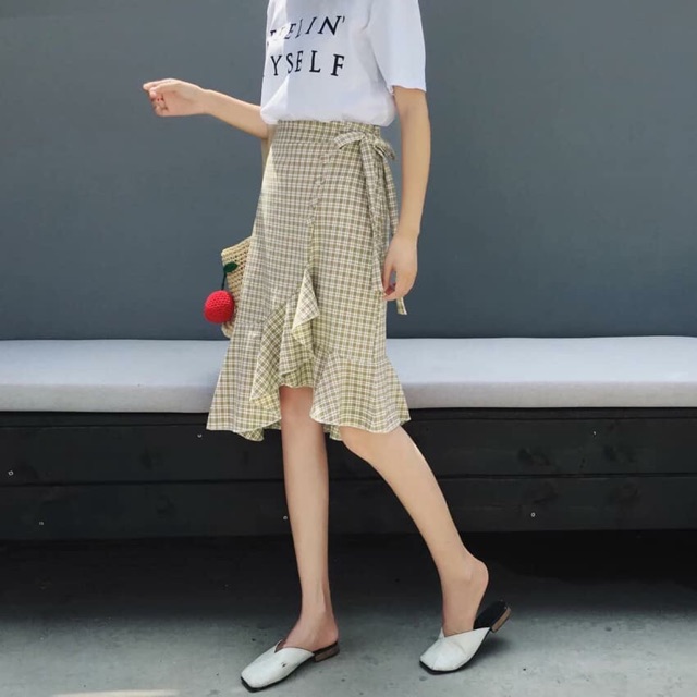 Chân váy vạt lệch