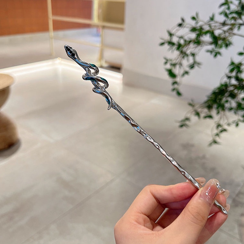 Kẹp tóc 19A1766 hình rắn bằng kim loại màu xanh lá phong cách sang trọng nhẹ nhàng đơn giản cá tính