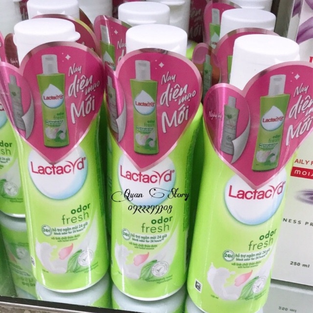 Dung Dịch Vệ Sinh Phụ Nữ Lactacyd Ngày Dài Tươi Mát Tinh Chất Lá Trầu Không 250ML