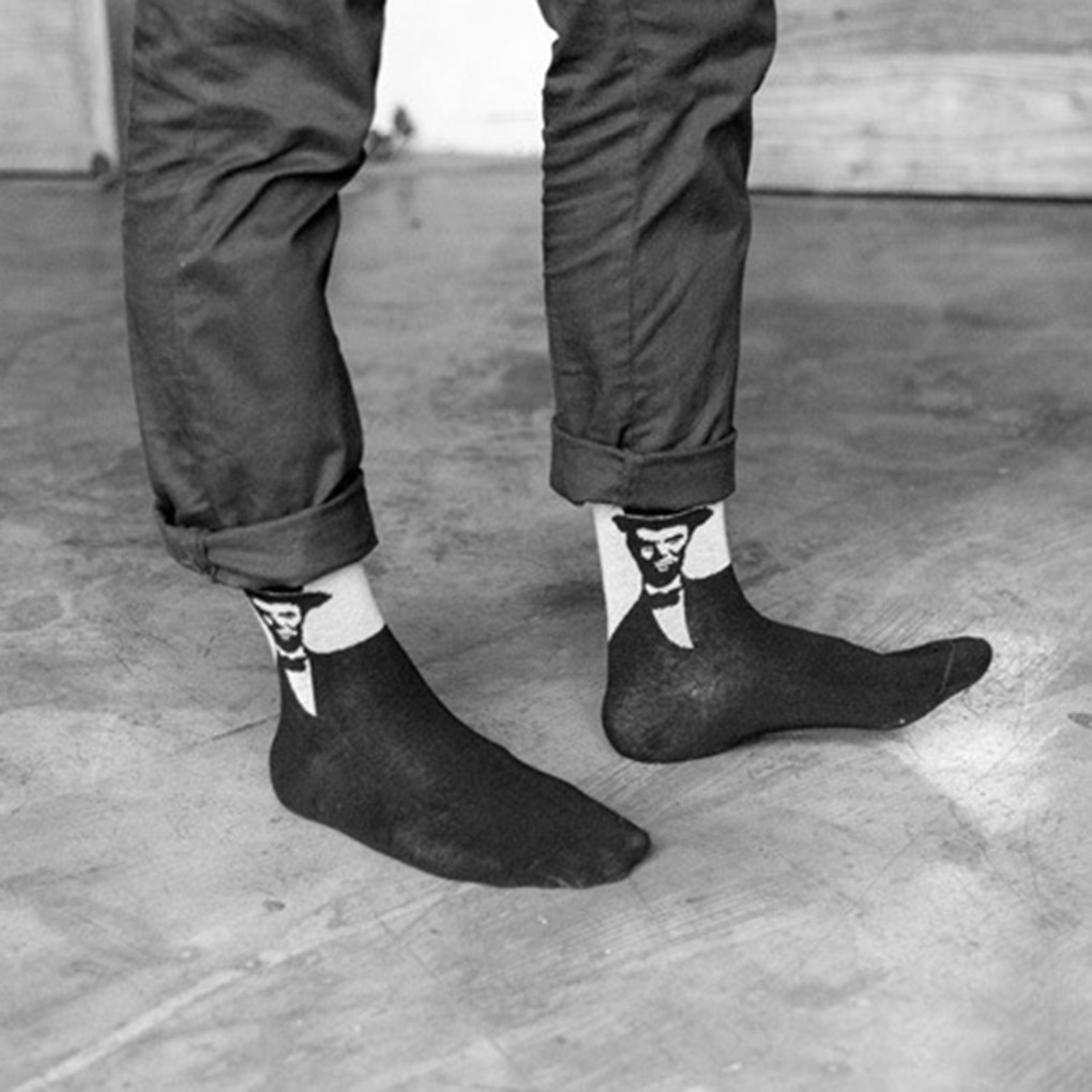 Tất cotton nam cổ cao hình người đàn ông độc đáo