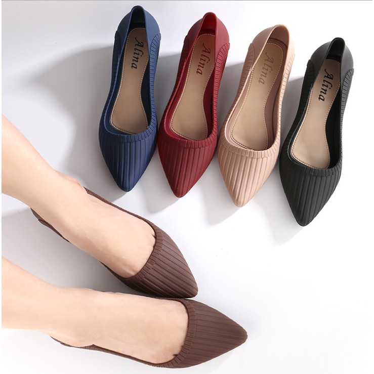 Giầy nhựa công sở chuẩn loại 1 chịu nước GN13 tặng lót giầy silicon