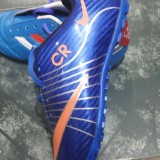 Giày đá bóng size 37