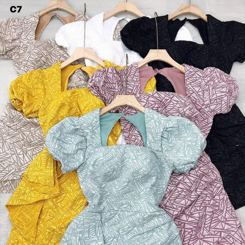 [Mã FATHANG5 giảm 10K đơn 50K] đầm gấm xốp cỏ vuông tà đuổi | BigBuy360 - bigbuy360.vn