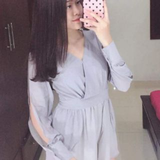 Jump ngắn xẻ tay dài