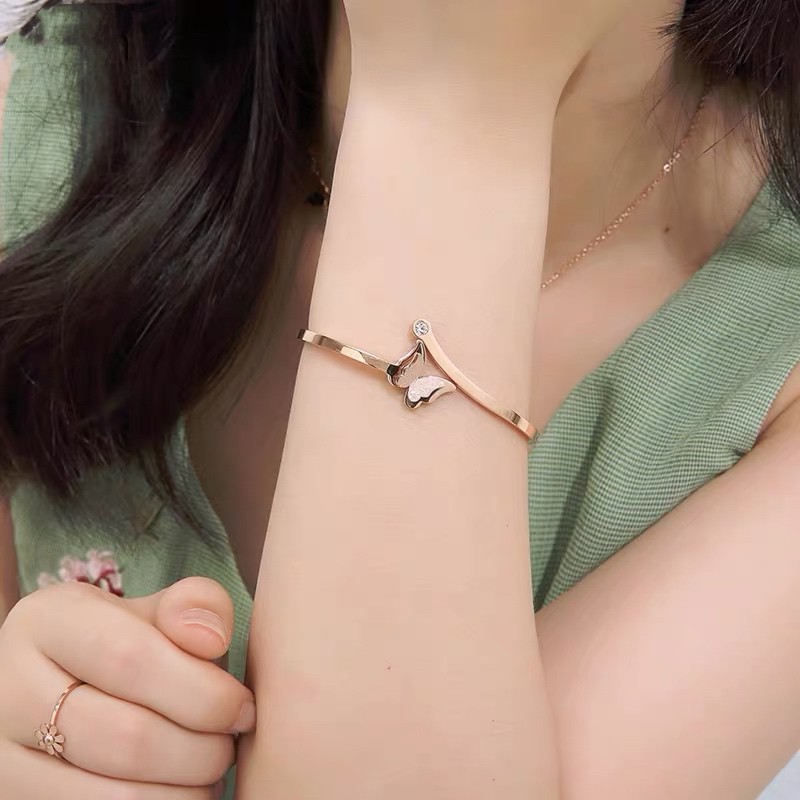 Vòng Tay Thép Titan Mạ Vàng Hồng 18K Mặt Hình Bướm Ba Chiều Đính Đá Màu Sắc Chống Nước Chống Trượt Phong Cách Nhật Hàn