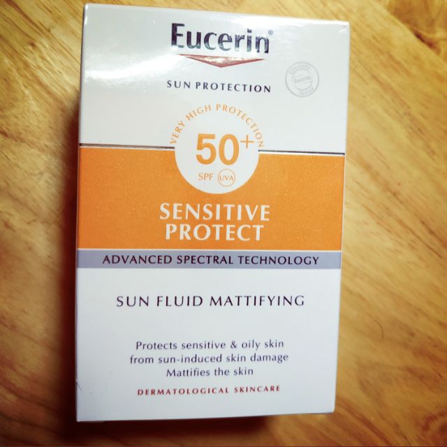 Kem chống nắng Eucerin Sun Fluid Mattifying SPF 50+