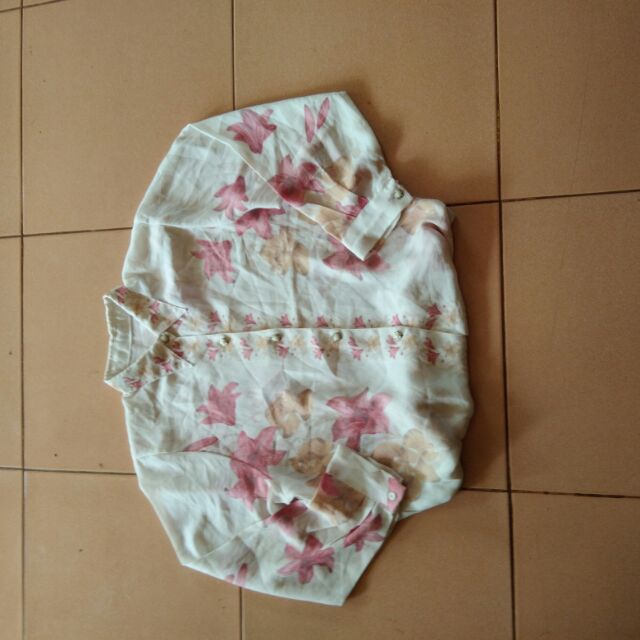 Áo sơ mi hoa xẻ tà hai bên hàng xịn 62-67kg vừa