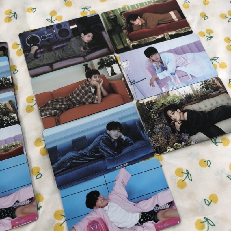 Ảnh BTS trong album BE ESSENTIAL | Card album