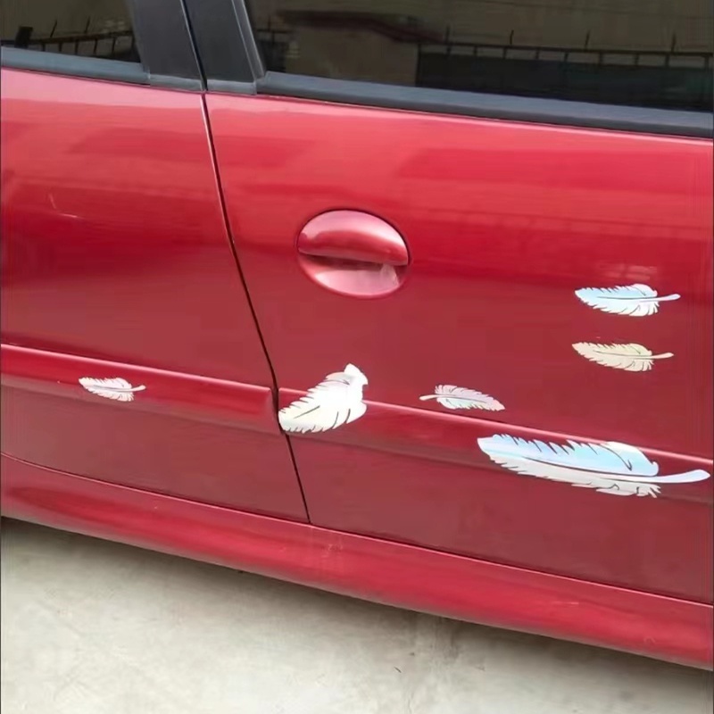 Miếng Dán Trang Trí Xe Hơi Hình Lông Vũ Độc Đáo