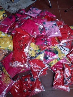áo dài gấm pha ren