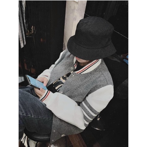 Áo khoác nam nữ Thom Brow.ne Varsity 820 vải Suedu da lộn hàng thiết kế tay áo kẻ sọc cực sang trọng