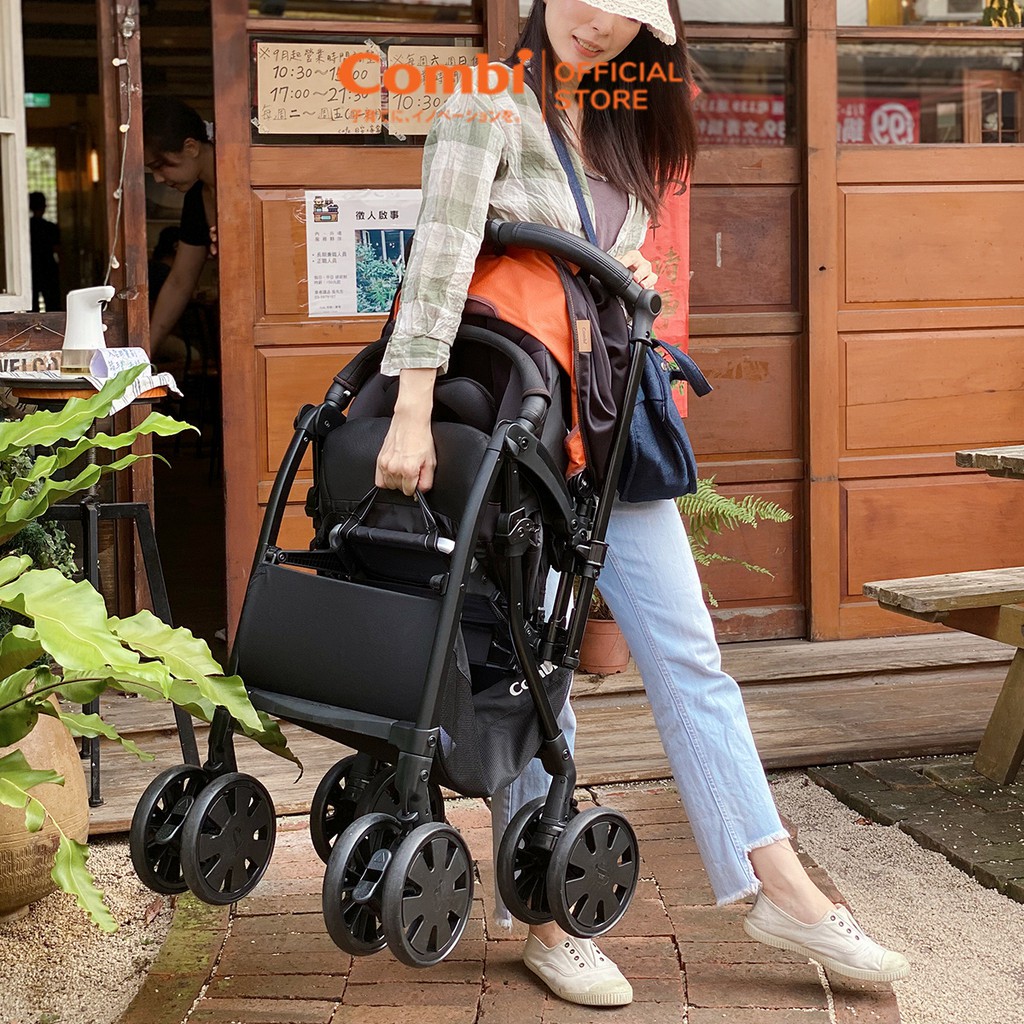 Xe đẩy Combi CrossGo 4 bánh quay tự động