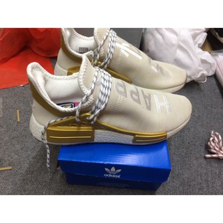 Giày human race màu vàng