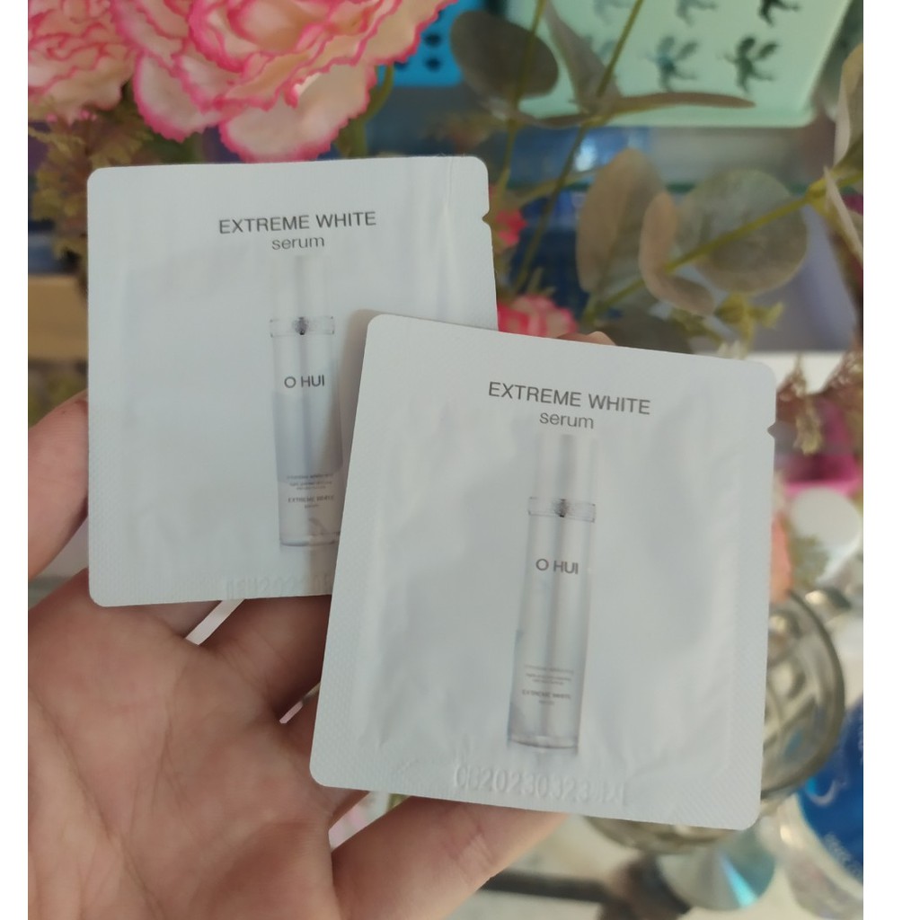 Gói tinh chất dưỡng trắng Ohui Extreme White Serum Snow vitamin 1ml_𝐄𝐁𝐈𝐒𝐔 𝐂𝐎𝐒𝐌𝐄𝐓𝐈𝐂𝐒