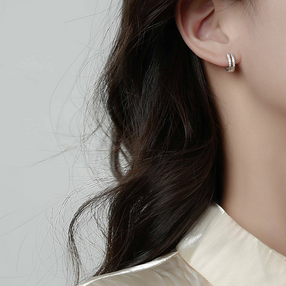 Khuyên Tai Nữ Trang Tạo Hình Độc Đáo