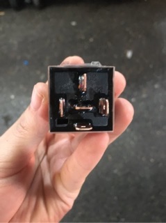 Rơle 12V hoac 24V 90A 5 chân