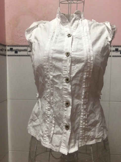 Áo kiểu màu trắng