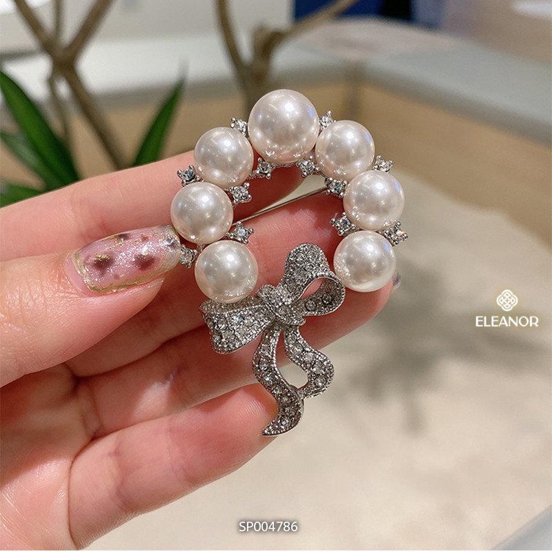 Ghim cài áo nữ ngọc trai nhân tạo Eleanor Accessories hình tròn phối nơ phụ kiện trang sức 4786