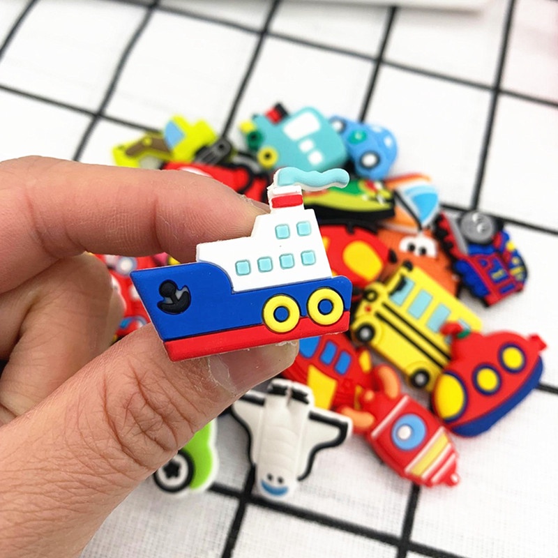 Thomas Phụ Kiện Trang Trí Dép Crocs Jibbitz  Chủ đề phim hoạt hình hoạt hình dễ thương DIY Shoe Charms pvc accessories  Với 1000 Mẫu Lựa Chọn