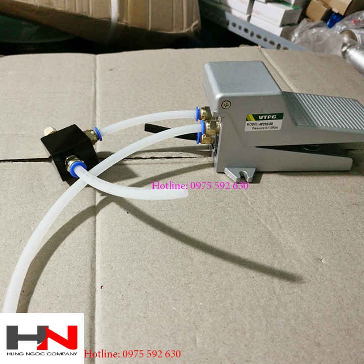 Bộ bàn đạp 4F 210-08 và van xả nhanh khí nén QE-02