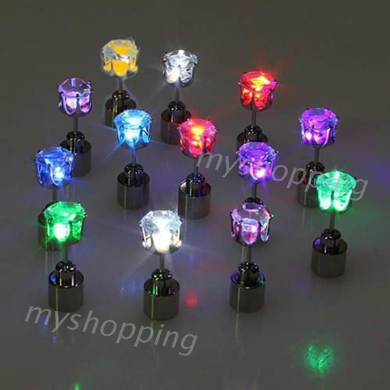 Bông tai có đèn LED phát sáng đổi màu tiện dụng