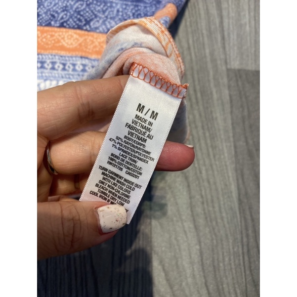 Áo thun hoạ tiết nữ size M á