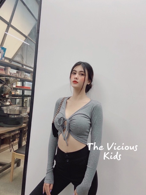 KHOEN NGỰC TAY DÀI