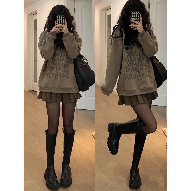 Set Áo Nỉ In Chữ Màu Cà Phê + Chân Váy Xếp Ly Phong Cách Retro Thời Trang Cho Nữ