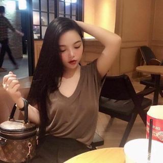 Áo phông nữ cổ V