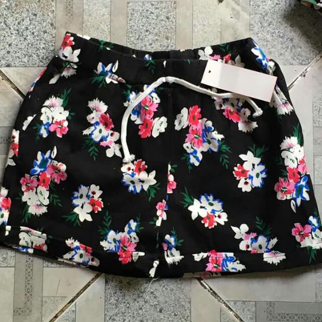 Quần short  bông, chấm bi