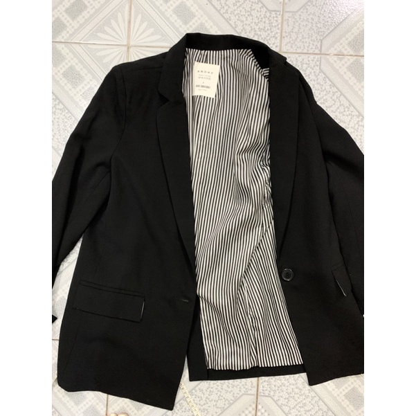 Áo vest / blazer dáng suông màu đen