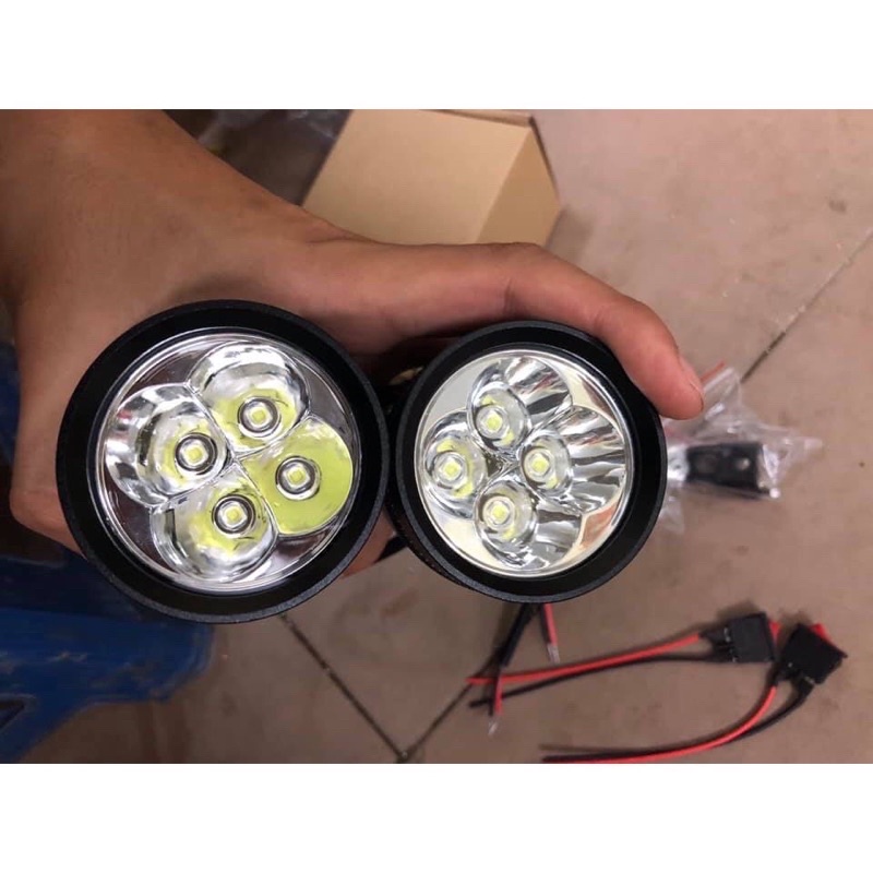 ĐEN LED TRỢ SÁNG L6 TẶNG KÈM CHÂN PHUỘT - CÔNG TẮC