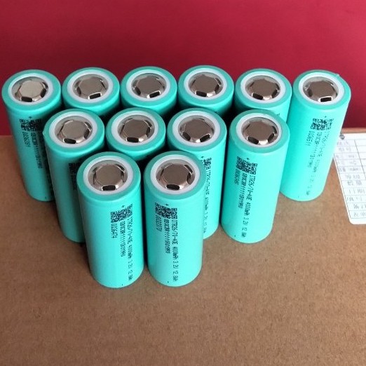 Pin Lithium Sắt đầu phẳng 26700 4000mAh 3.2v 3C max 8C sx 2021