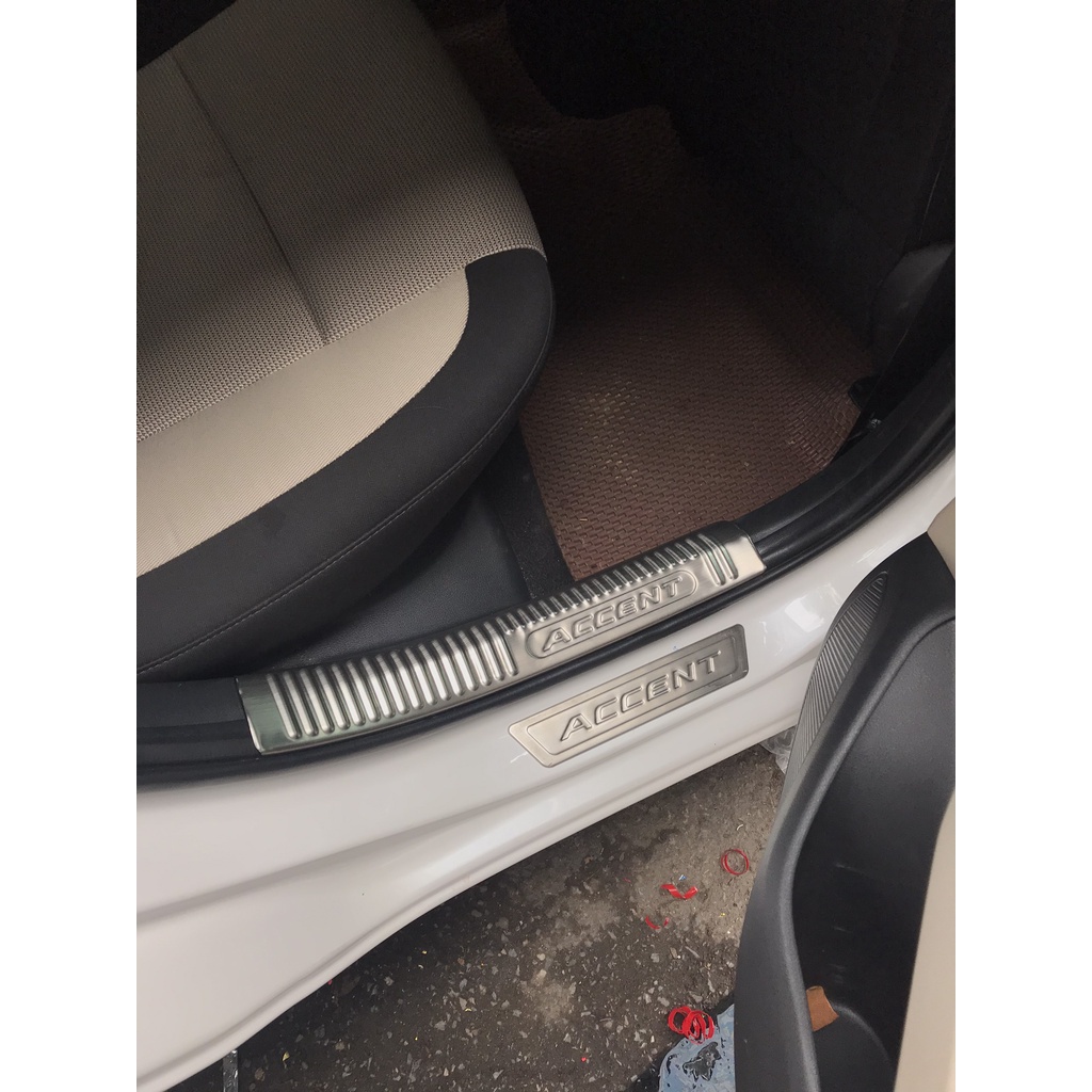 Ốp bậc cửa inox xe Hyundai Accent 2018-2022, nẹp bước chân Accen loại inox cao cấp