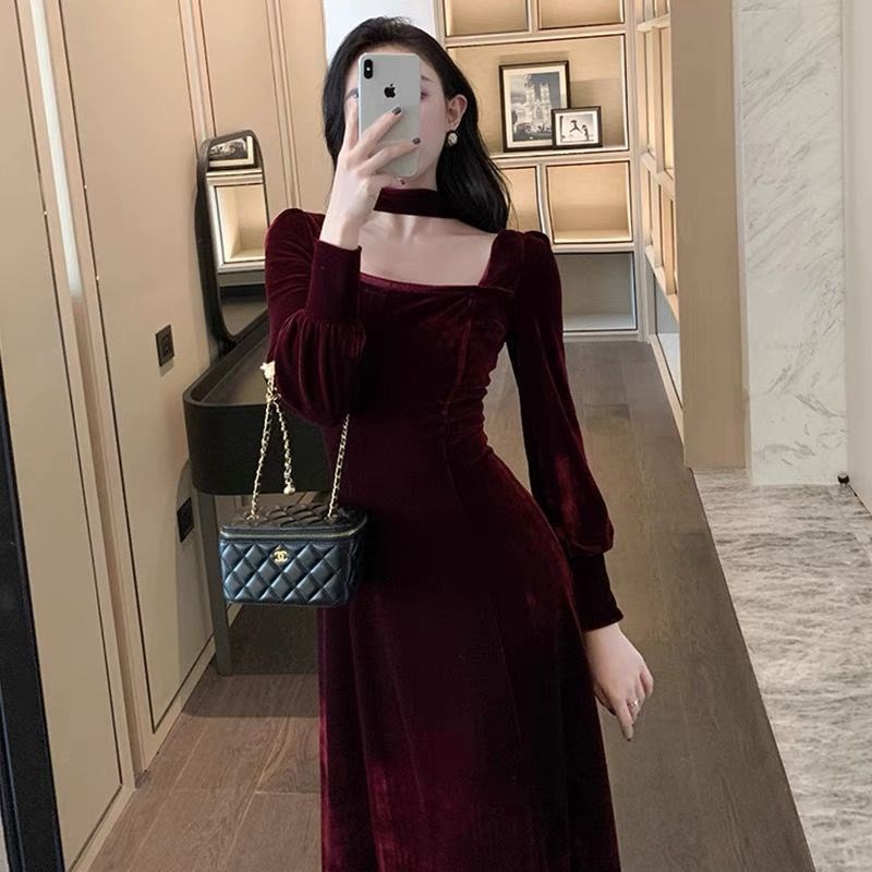 VÁY CỔ VUÔNG NỮ