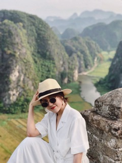 Áo sơ mi tay ngắn trắng