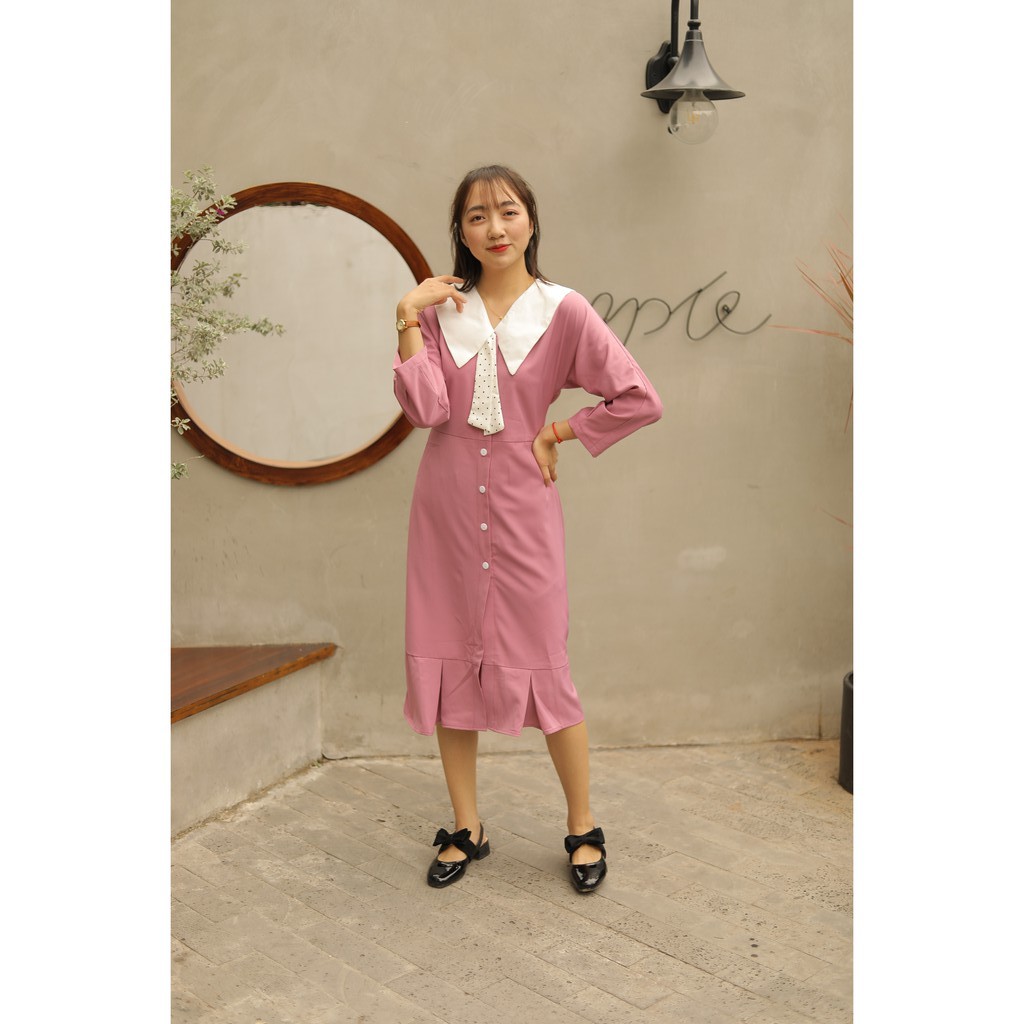 Váy hồng dài cổ nơ chấm bi đính cúc