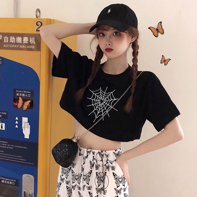 [Mã FASHIONT4WA2 giảm 10K đơn 50K] Áo Croptop Cổ Tròn Form Rộng Thêu Hình Mạng Nhện