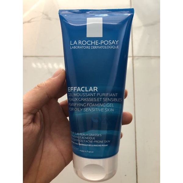 Gel rửa mặt da dành cho da dầu nhạy cảm La Roche-Posay Effaclar Purifying Foaming Gel 200ml