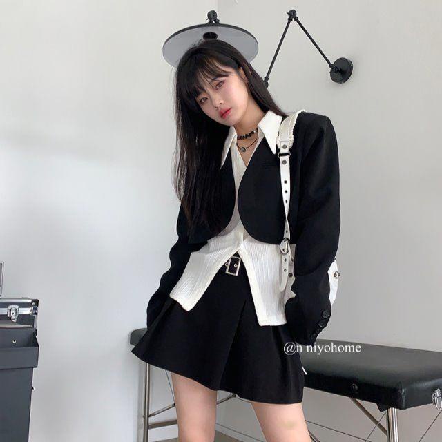 Áo Khoác Vest Dáng Ngắn Màu Đen Thời Trang Xuân 2022 Cao Cấp Trẻ Trung Cho Nữ