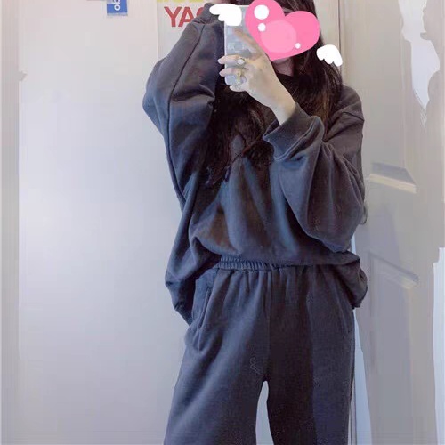 Bộ áo nỉ tay dài + quần dài màu xám phong cách Lisa trong nhóm Blackpink | BigBuy360 - bigbuy360.vn