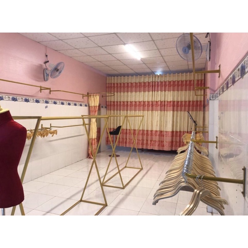 mẫu kệ chữ X cho shop