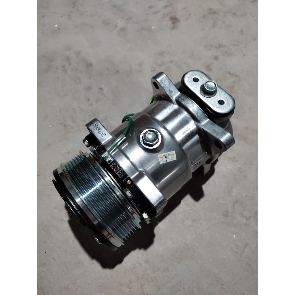 Lốc điều hoà HW102 lắp xe tải HOWO máy cơ / bản 5 Piston