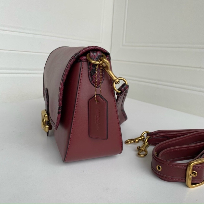 Túi đeo chéo Coach Soft Tabby da mềm