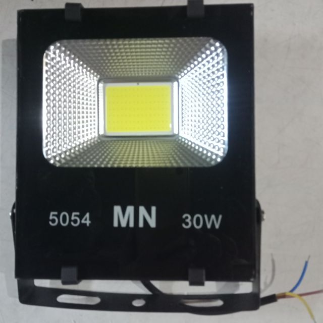 Đèn pha Led 30W, công suất đủ 100%