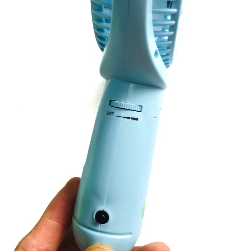 Quạt sạc mini 7606