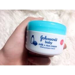🌹Kem dưỡng da Gohnson's Baby chứa sữa và gạo - 50g/ date T4/2024