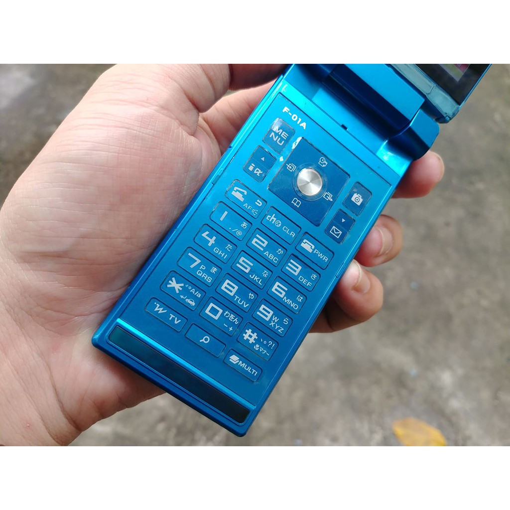 Điện thoại Fujitsu F-01A màu xanh