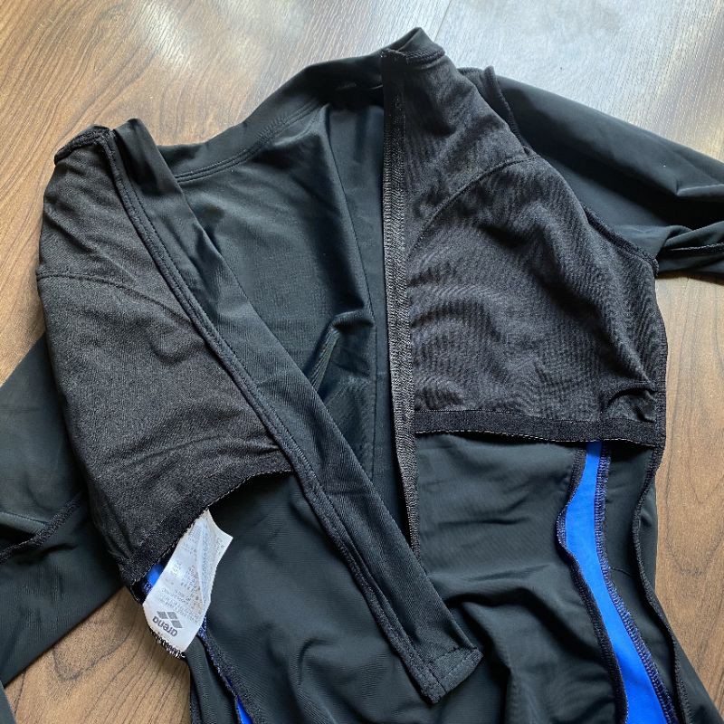 Swimsuit boyshort tay dài hiệu arena | BigBuy360 - bigbuy360.vn