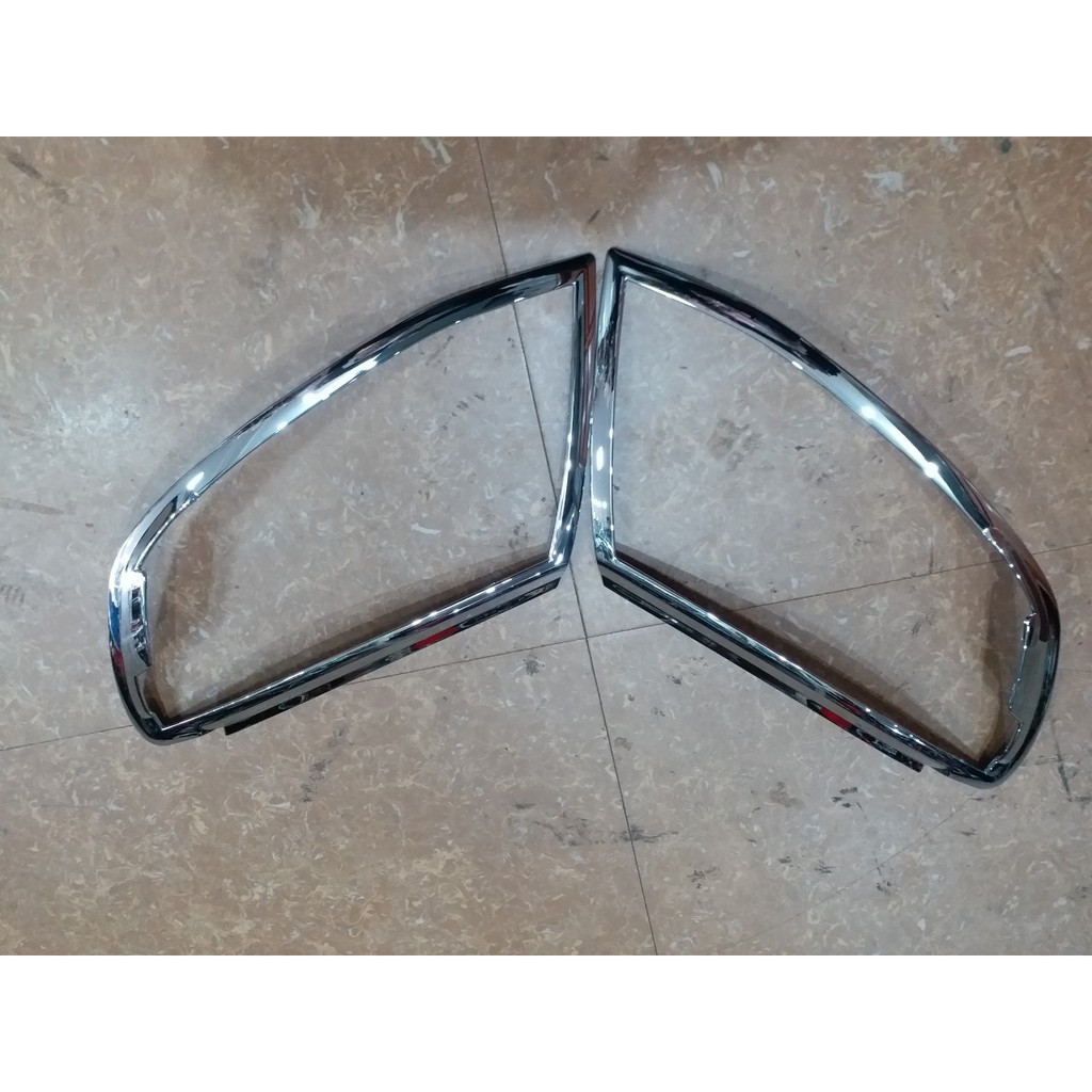 Bộ ốp viền đèn pha đen và mạ crom xe Ford Ranger form 2013-2015 form cũ